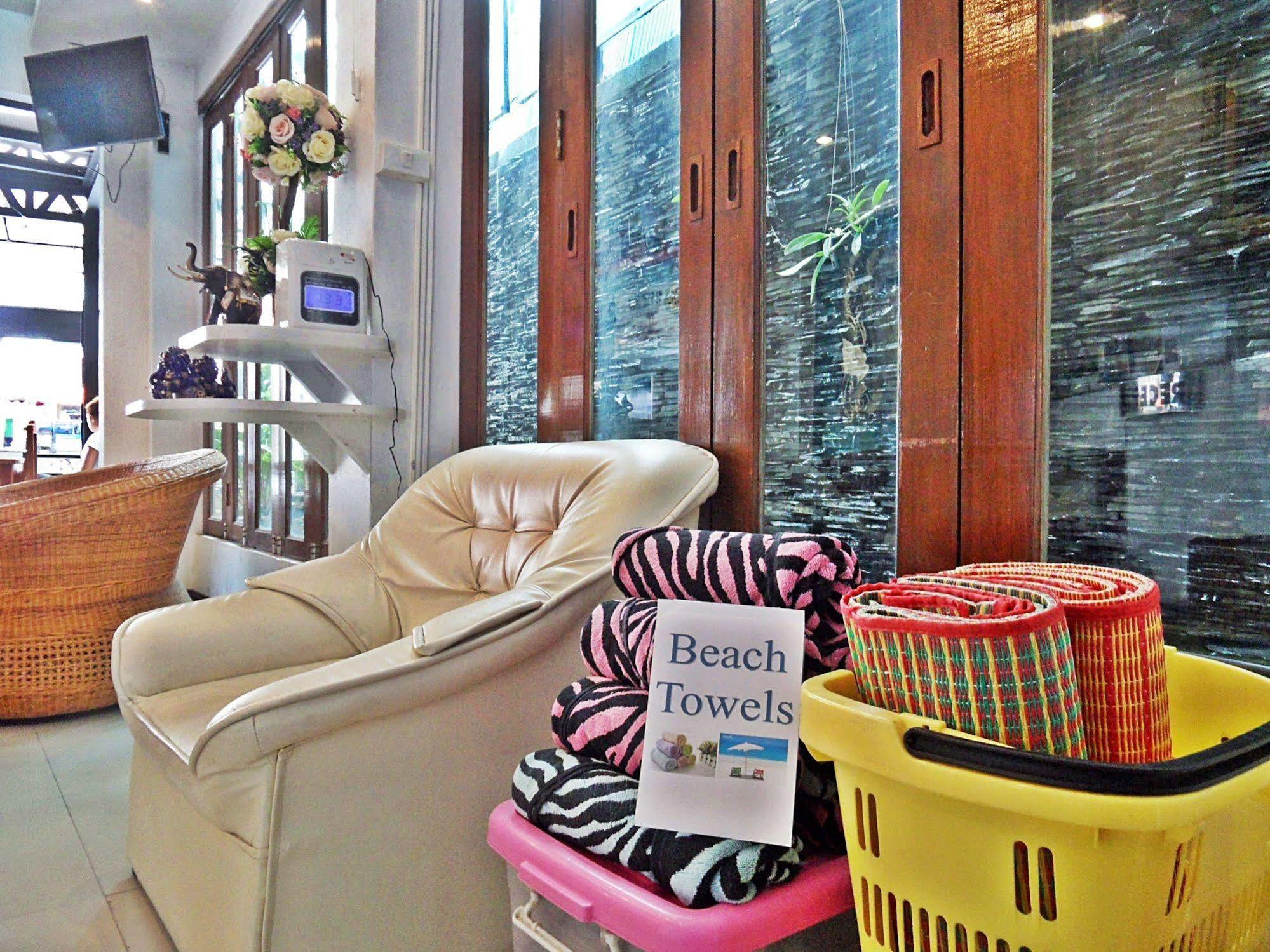 Hip Yaya Residences Patong Exterior foto